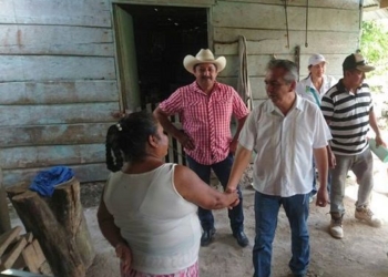 Javier Padilla inicia campaña en la zona rural de Bacalar