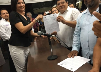 Registra Luis Torres a candidatos de la coalición UNE por los 11 Ayuntamientos