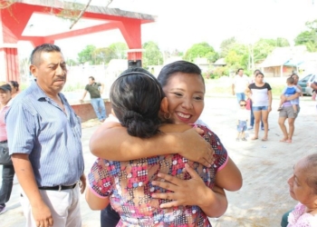 Compromete Paoly Perera dar puntual atención a la salud