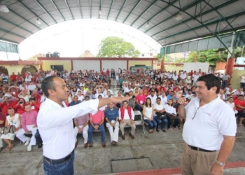 Delegados priistas respaldan a Juan Carrillo Soberanis