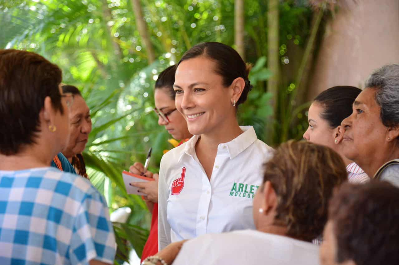 Arlet Mólgora se compromete con los adultos mayores