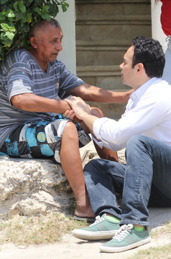 Recibe Carlos Toledo Constancia de candidato a Diputado por el D-09