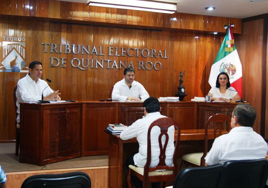 Juan Carrillo sigue firme en la candidatura por Isla Mujeres