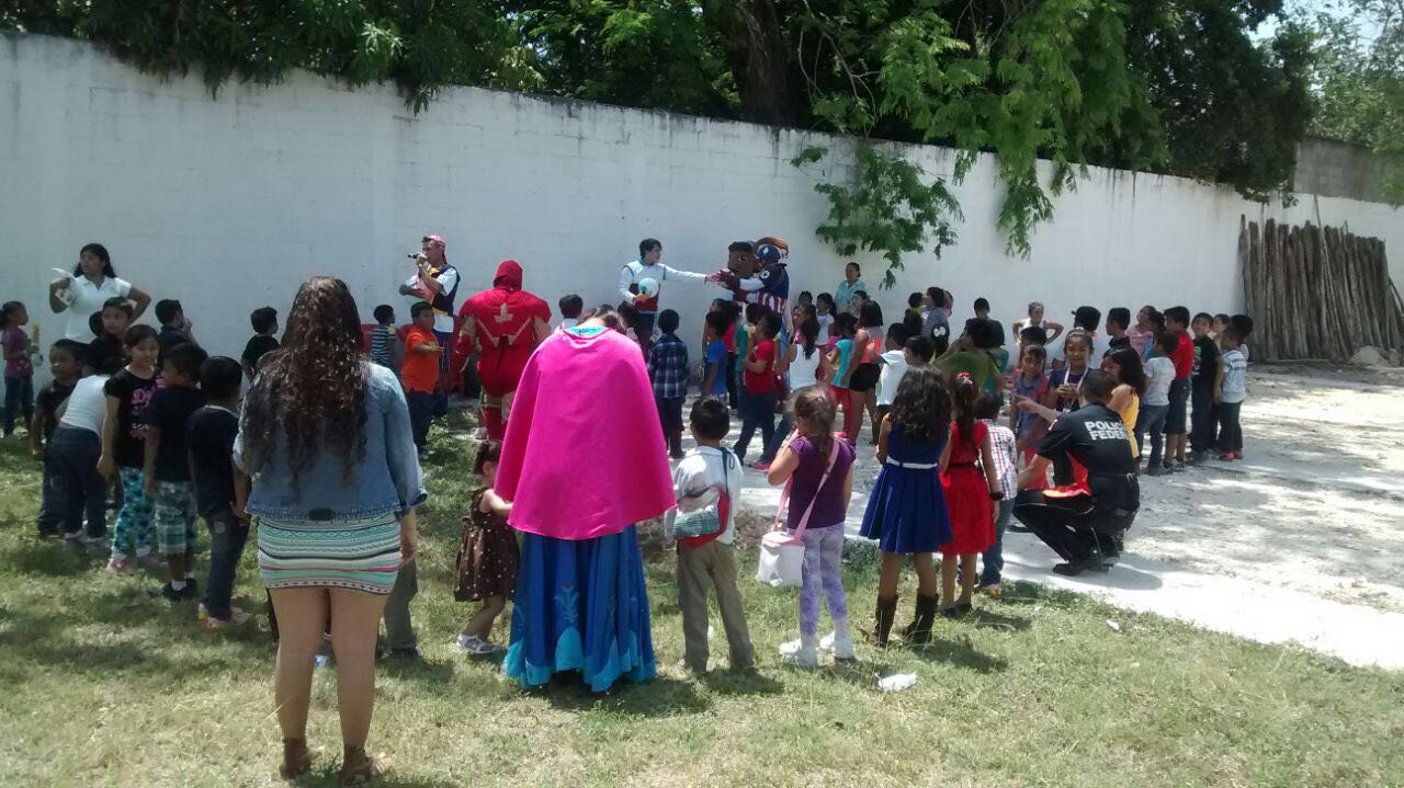 Agasaja PFP a chiquitines de la capital del estado