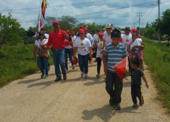 El candidato del partido de trabajo recorriendo comunidades rurales del Municipio De Bacalar