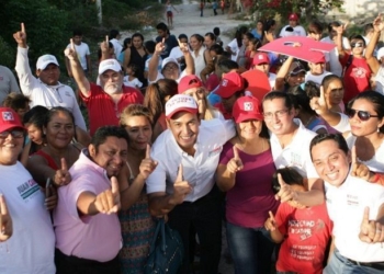 Toda Isla Mujeres tendrá servicios públicos de calidad: Juan Carrillo