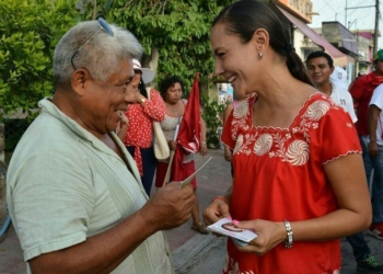 Vida digna para adultos mayores en OPB, refrenda Arlet Mólgora