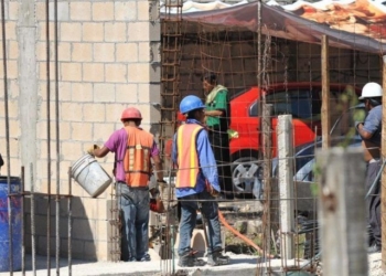 Refuerzan seguridad para trabajadores de obras en construcción