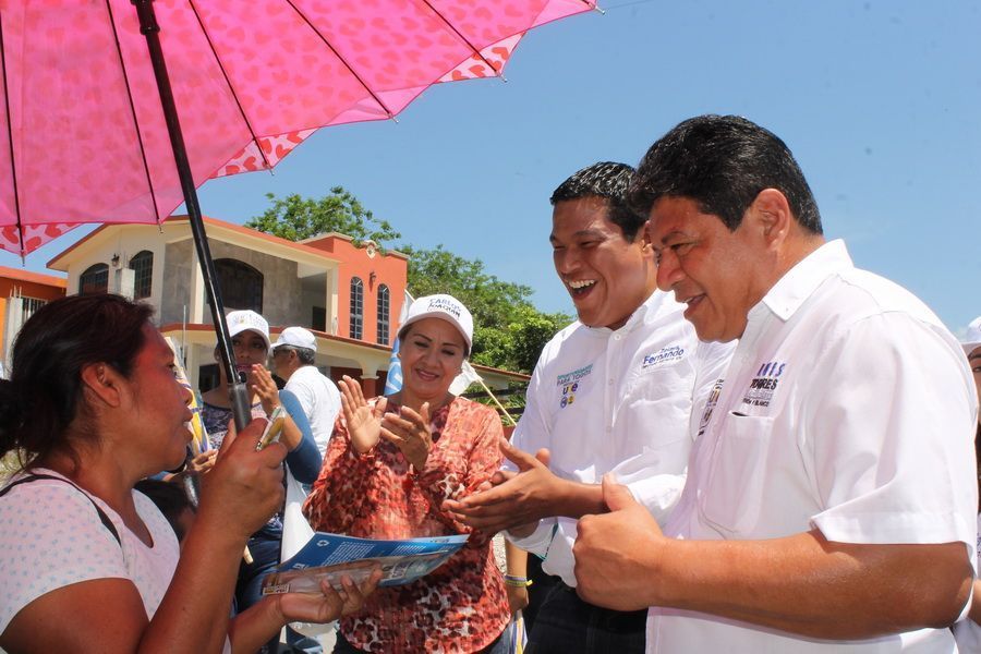 Hombres y mujeres se suman al proyecto del cambio