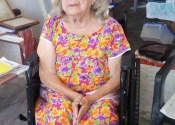 “Aurorita”, una veterana activista tricolor abandonada a su suerte