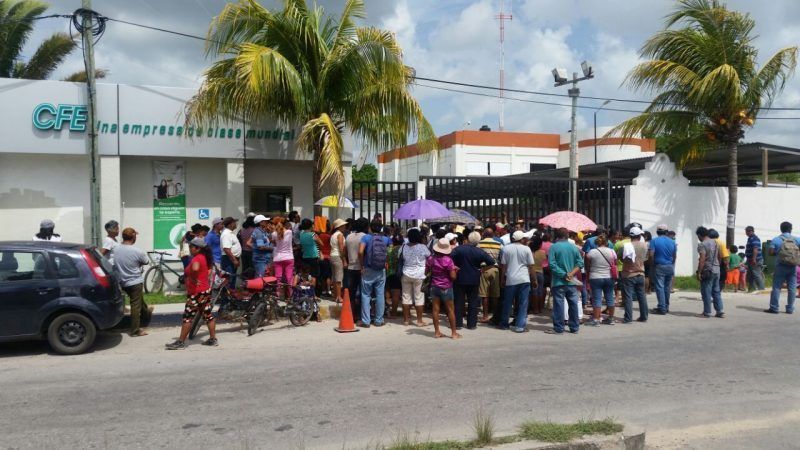 CFE hace de chivo los tamales a los antorchistas de Chetumal