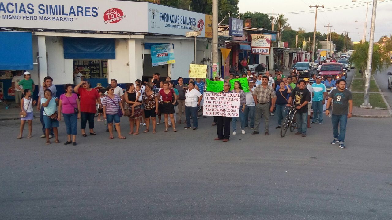 Marcha la CNTE en FCP contra la Reforma Educativa