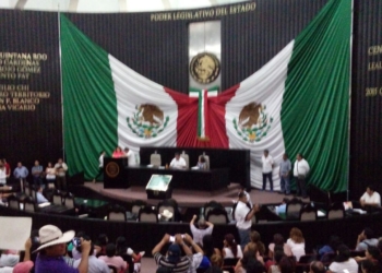 Pese a disturbios se instala mesa directiva para Período Extraordinario