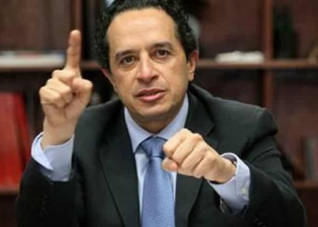 Suenan personajes para el equipo de Carlos Joaquín