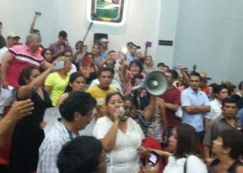 “Ciudadanos Unidos” acampan en el del Congreso local