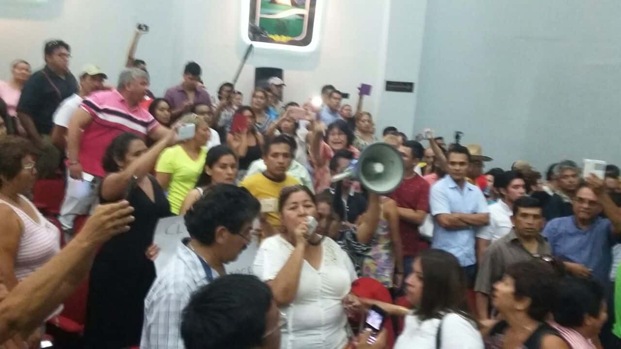 “Ciudadanos Unidos” acampan en el del Congreso local