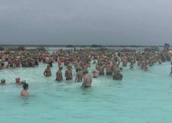 Mal clima y un difunto, suspenden Maratón de Aguas Abiertas de Bacalar