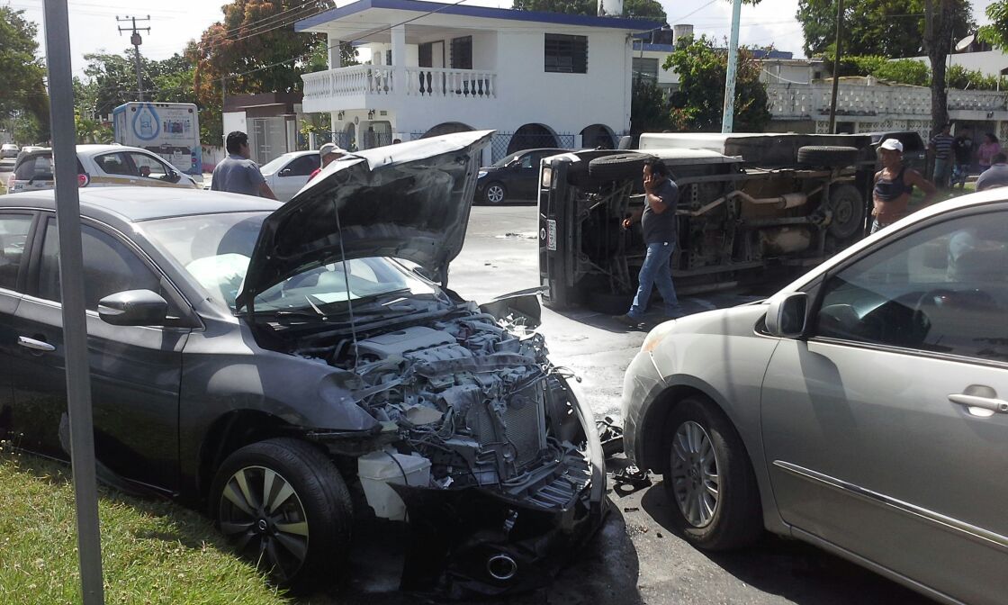 Aumentan accidentes por uso del celular al conducir