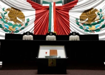 Dedo en el renglón por la Gran Comisión de la XV Legislatura