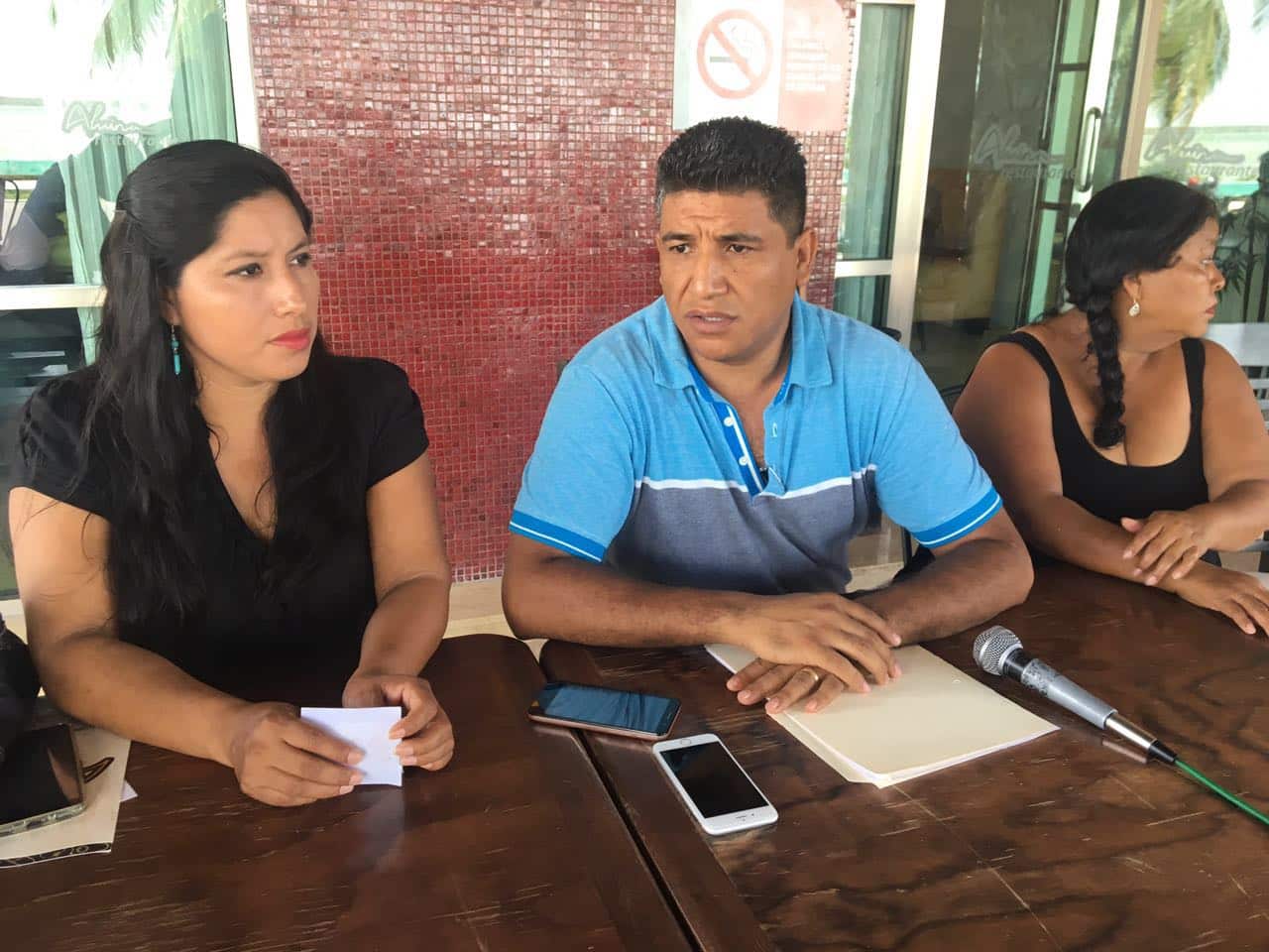 Antorchistas “prenden su velita” a Carlos Joaquín González