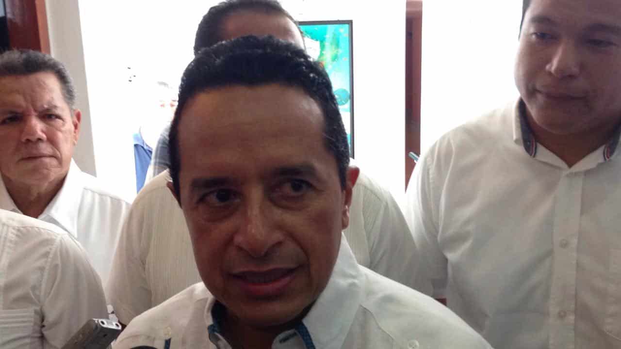 Carlos Joaquín, preparado para recibir un Estado en números rojos