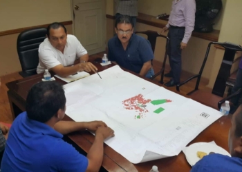 Retiran bloqueo carretero tras reunión con secretario de gobierno