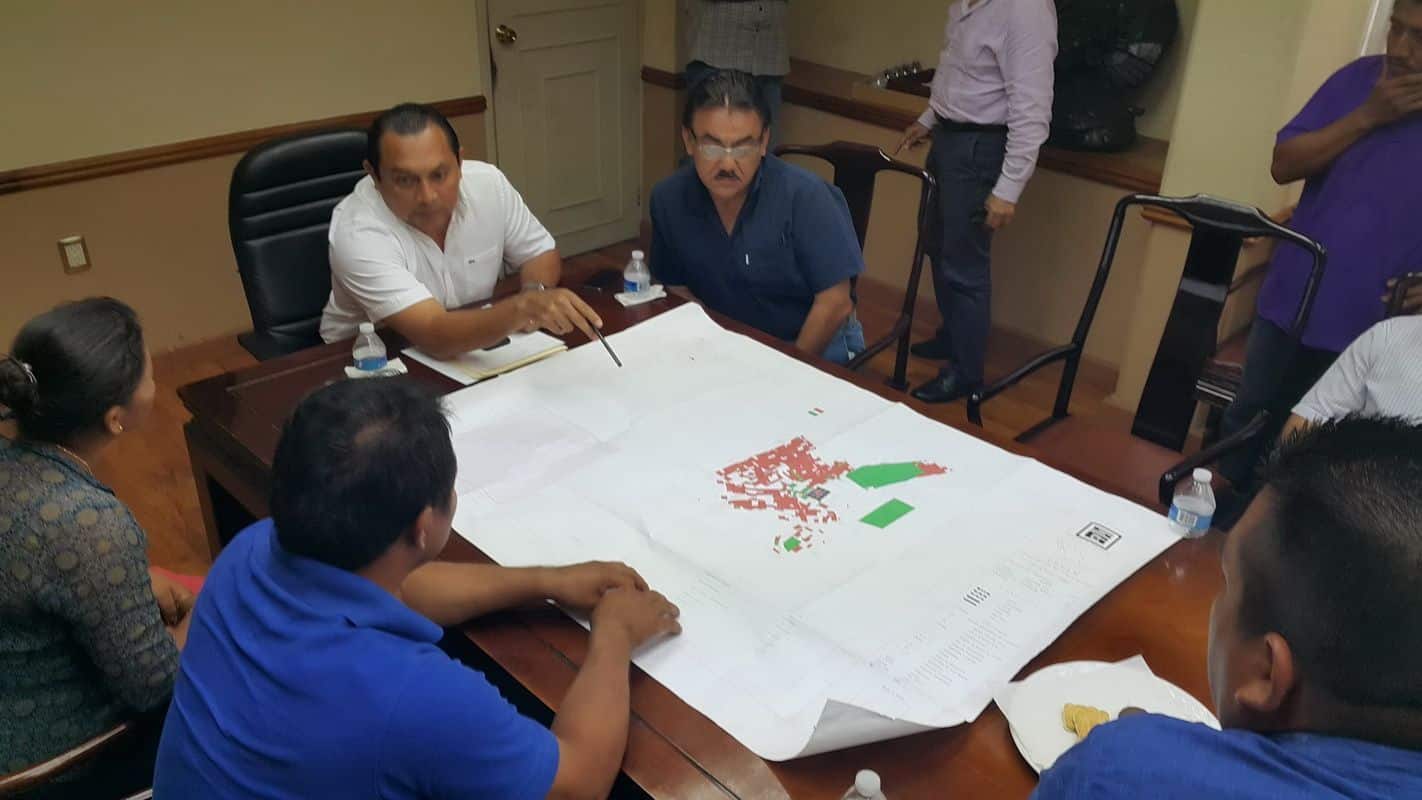 Retiran bloqueo carretero tras reunión con secretario de gobierno