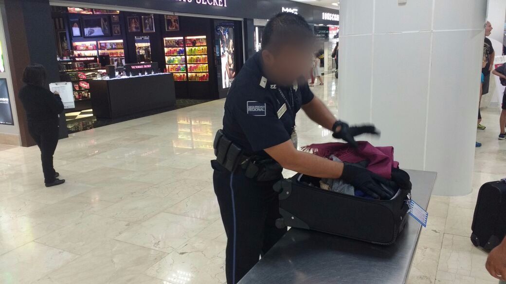 Detienen a «burrera» de coca en Aeropuerto de Cancún