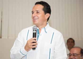 Carlos Joaquín, con boleto a Los Pinos