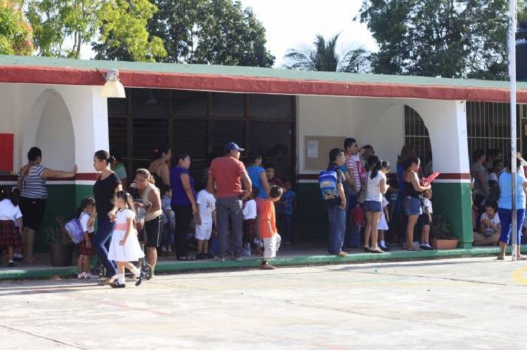 SEyC en aprietos, alumnos de nuevo ingreso rebasan sus proyecciones