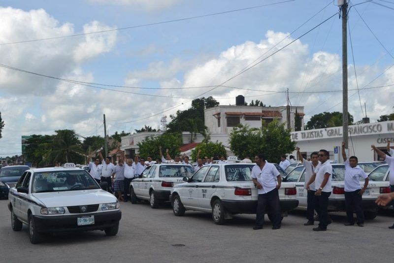 Taxistas carrilloportenses, insisten en cerrarle la puerta a UBER