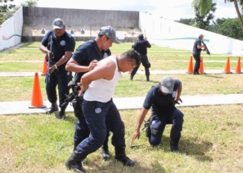20 % de los policías de Q. Roo son escoltas o “mandaderos”