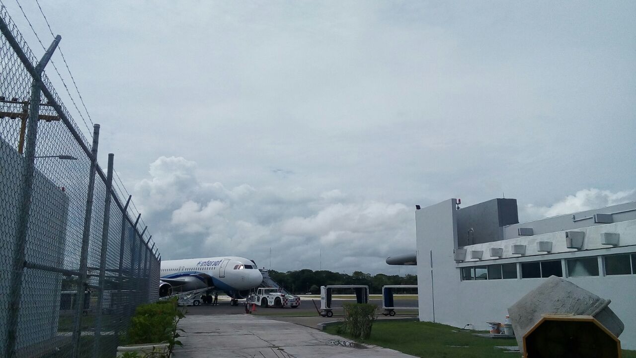 110 vuelos llegarán a Chetumal por toma de protesta de Carlos Joaquín