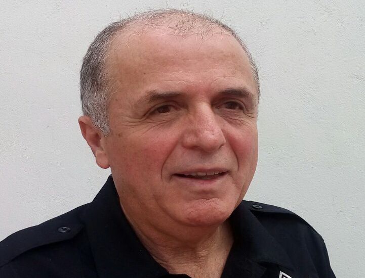 Escoltas, a las rejas con todo y chivas