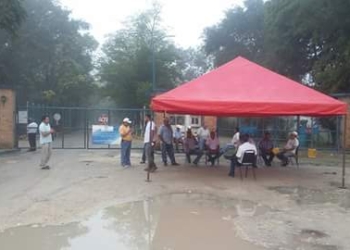 Cañeros mantienen plantón en ingenio de Quintana Roo