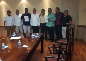 Acuerdan taxistas de Cancún Y Puerto Morelos trabajar en forma coordinada en el Hotel Moon Palace