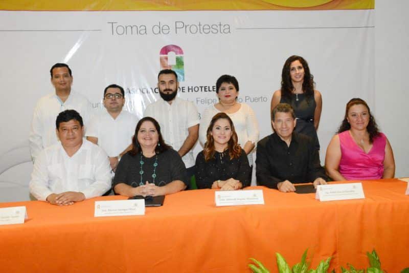 Toma de protesta de asociación de hoteles del Centro y Sur de Quintana Roo para el Período 2016-2018