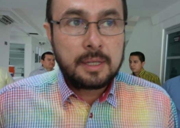 Fidel Villanueva ofrece su renuncia al Congreso del Estado