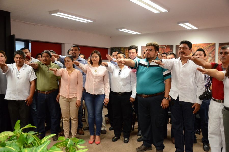 Presenta Paoly Perera a los miembros de su gabinete