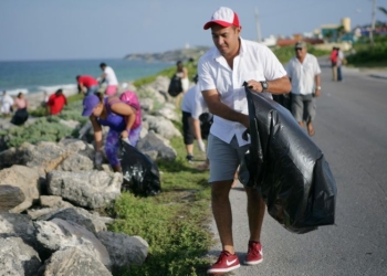 Juan Carrillo promueve el turismo sostenible en Isla Mujeres