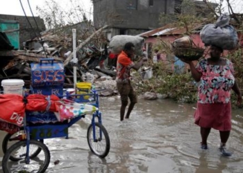 Matthew deja 10 muertos en Haití y vuelos cancelados en Miami