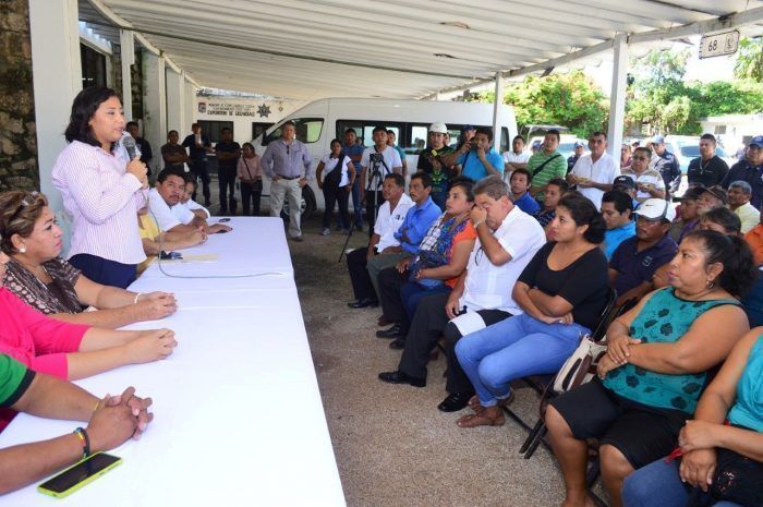 Acuerdan Paoly Perera, el cabildo y trabajadores conformar una comisión que gestione pago de adeudo
