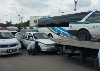 Detiene Sintra 18 unidades del sindicato de taxistas en Cancún