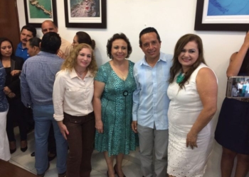 Gobernador de posesión a la panista Alicia Ricalde como titular de la Apiqroo