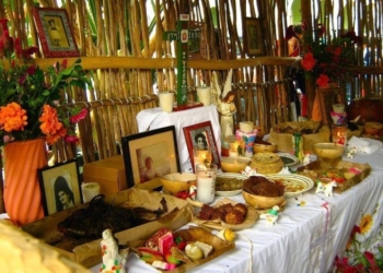 Masiva muestra de altares a los muertos en Quintana Roo