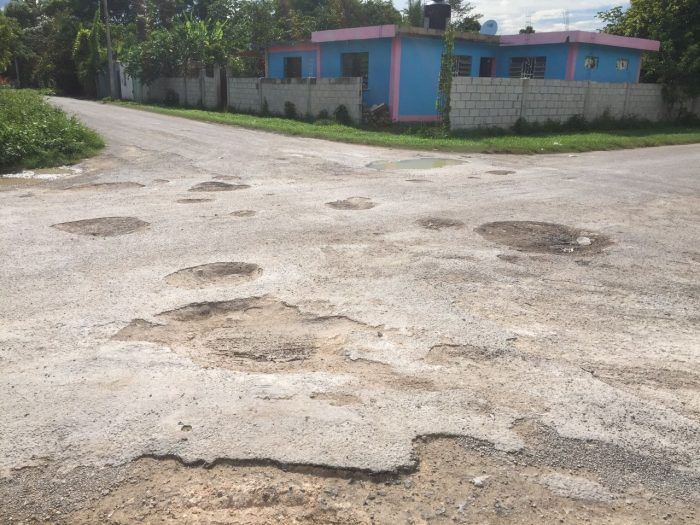 Abarrotan con exigencias al Alcalde de Bacalar