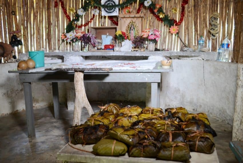 La Zona Maya preserva tradición del Hanal Pixán