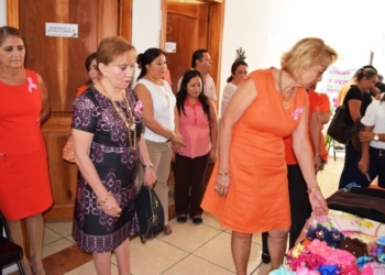 Gran participación de mujeres en la tercera edición de la feria manos emprendedoras