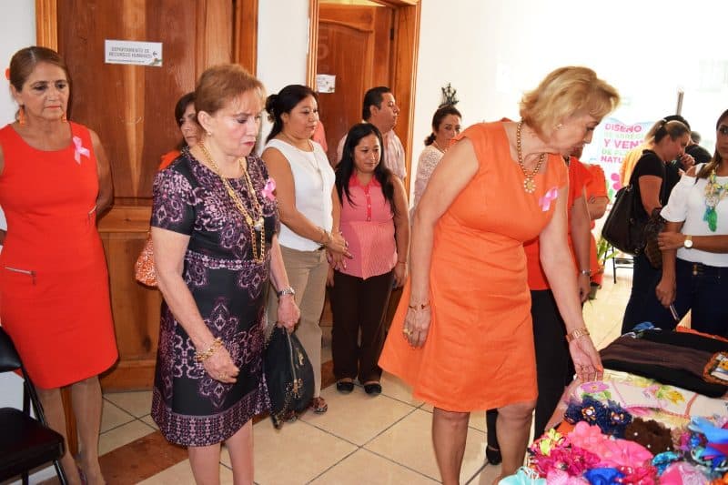 Gran participación de mujeres en la tercera edición de la feria manos emprendedoras