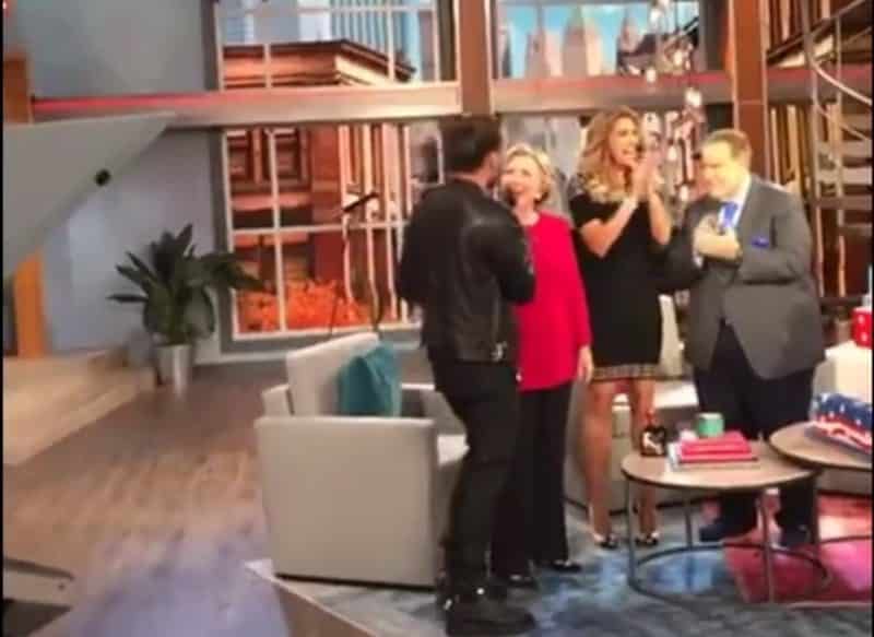 Clinton busca votos latinos en show de Univisión
